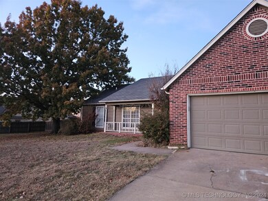25 Fox Run Cir, Jenks, OK 74037 - photo 2