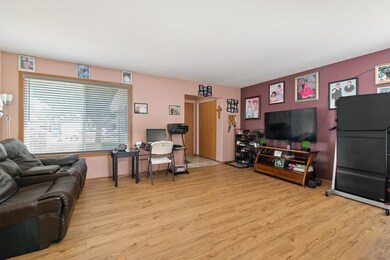 Dining/Kitchen