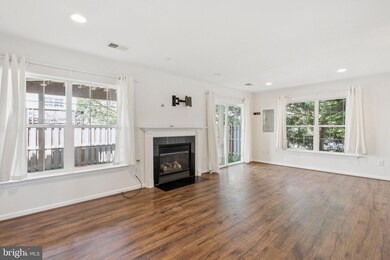 13300 Covered Wagon Ln, Herndon, VA 20171 - photo 4