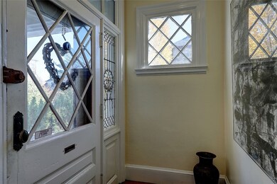 123 Benevolent St, Providence, RI 02906 - photo 4