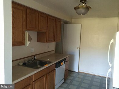 572 Glen Ct unit 35L, Glen Burnie, MD 21061 - photo 3