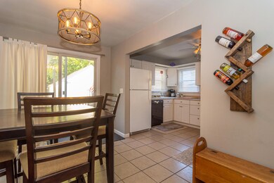 1639 Ferry St-9