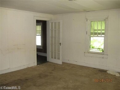 205 Holderby St, Reidsville, NC 27320 - photo 6