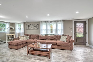 07-LIVING ROOM