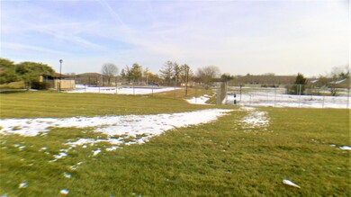 892 Westbury Ln S unit 2-B, Columbus, OH 43228 - photo 2