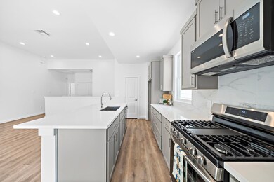 1104 Highland Square Ln, Houston, TX 77091 - photo 4