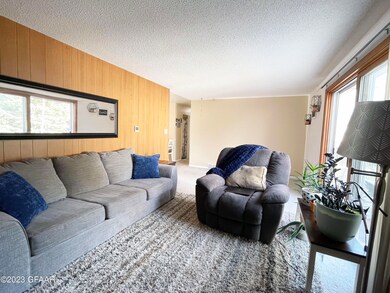 1515 S 18th St, Grand Forks, ND 58201 - photo 7