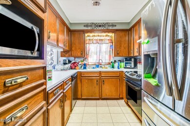 6-web-or-mls-808 Carver St-5