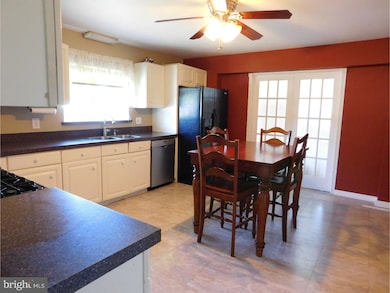 28 Center Ave, Burlington, NJ 08016 - photo 6