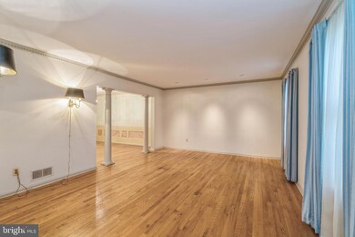 18 Leshin Ln, Hightstown, NJ 08520 - photo 5