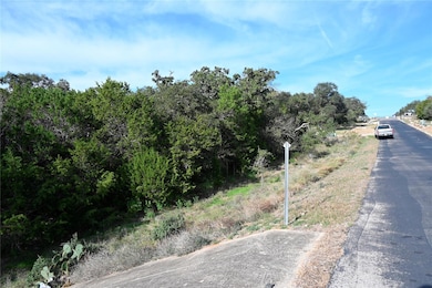 722 Cambridge Dr, New Braunfels, TX 78132 - photo 2