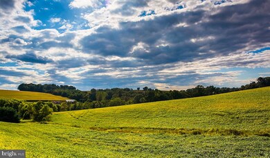 110 Patterson Dr, Stewartstown, PA 17363 - photo 2