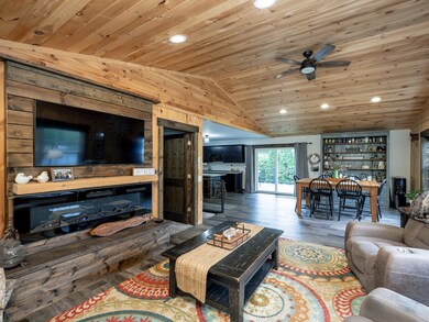 12624 Merlau Ave -104