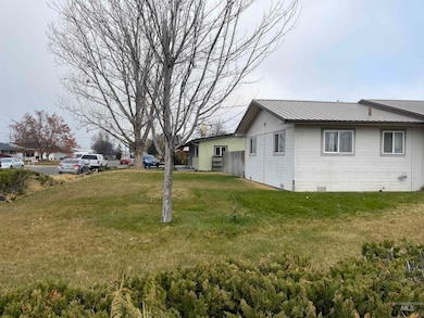 985 NW 2nd Ave, Ontario, OR 97914 - photo 2