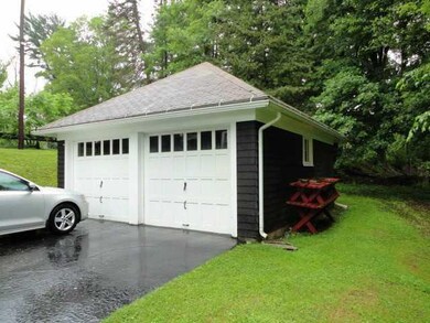 Parking Lot/Garage