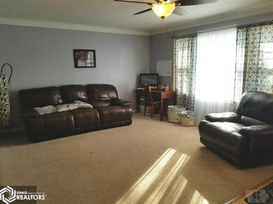 615 E Clay St, Osceola, IA 50213 - photo 2