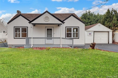 12 Carlls Path, North Babylon, NY 11703 - photo 3