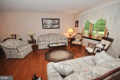 17 Robbins Way, Southampton, NJ 08088 - photo 3