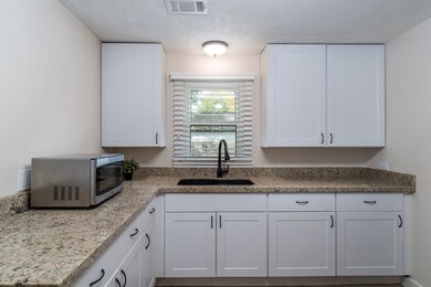 504 S Cherry St, Tomball, TX 77375 - photo 6