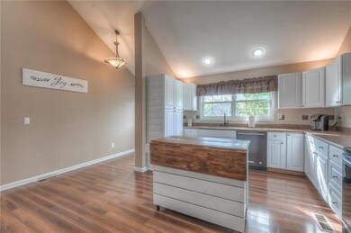 13822 Midland Dr, Shawnee, KS 66216 - photo 5