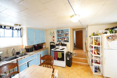 706 2nd St SW unit A, Jamestown, ND 58401 - photo 3