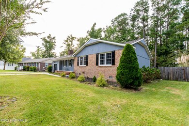 1405 Clifton Rd, Jacksonville, NC 28540 - photo 5