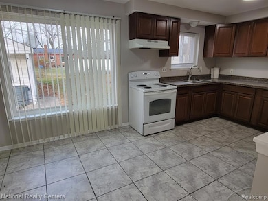 4661 Reader Dr, Warren, MI 48092 - photo 5