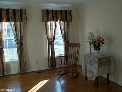 Living Room - Crown molding, hardwood floors - ele