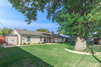 215 Carolyn Dr, Hurst, TX 76054 - photo 5