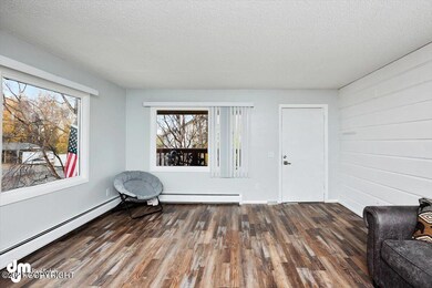 24-Living Room Unit 3 MS_3247