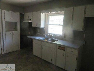 200 Ferguson St, Grand Ledge, MI 48837 - photo 3