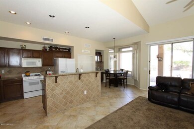 Kitchen &  Breakfast Nook