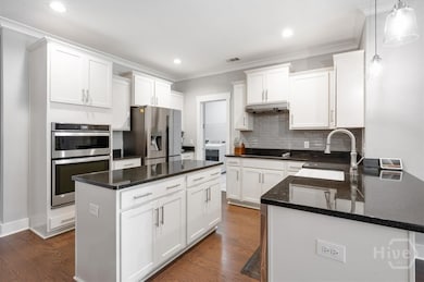 Chef's Kitchen
