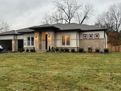 3163 S Dorchester Rd, Columbus, OH 43221 - photo 2