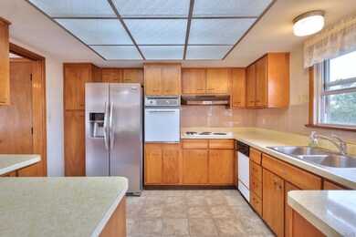 120 10th St, Easton, PA 18042 - photo 7