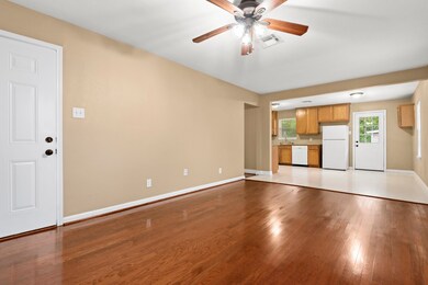 5207 Barrett St, Houston, TX 77022 - photo 5