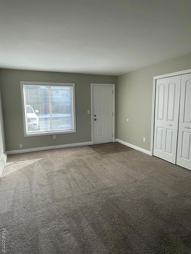 36241 Hathaway St unit 2, New Baltimore, MI 48047 - photo 3