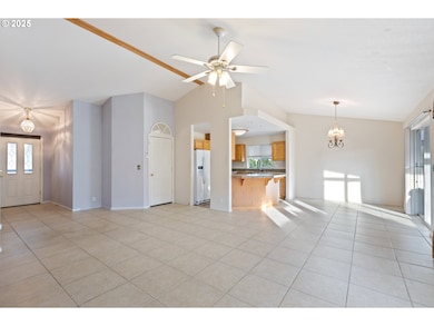 300 Ridgeway St, Sutherlin, OR 97479 - photo 7