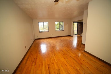 421 Eastley Ct unit A, Kingsport, TN 37660 - photo 4