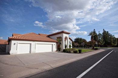 207 S Galaxy Dr, Chandler, AZ 85226 - photo 2