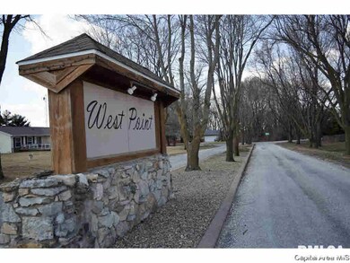 102 Harbor Ct, Jacksonville, IL 62650 - photo 2