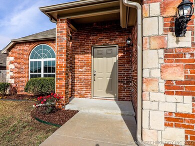 3208 E Gillette St, Broken Arrow, OK 74014 - photo 2