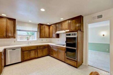 Easy entertaining from kitchen to dining room