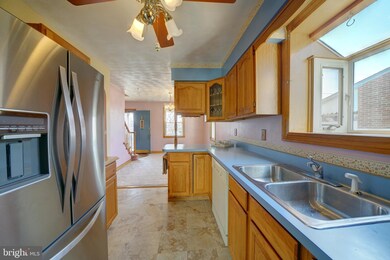 242 Carroll Rd, Pasadena, MD 21122 - photo 5