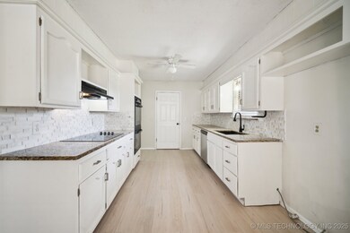 1626 S Beech Ct, Broken Arrow, OK 74012 - photo 6