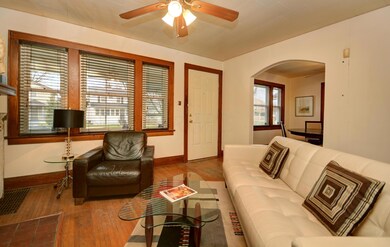 Living_Room_(2)[1]