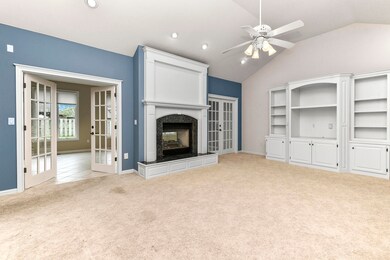 07Plenty of built ins