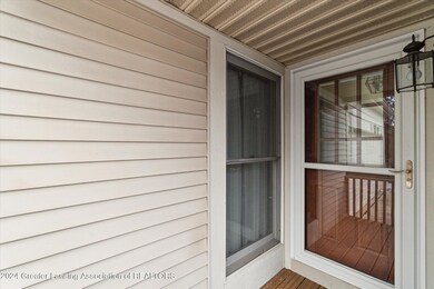 07-5696-Bayonne-Ave-Haslett-MI-48840-Win