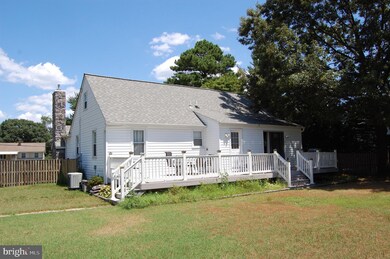 1213 Meadow View Rd, Pasadena, MD 21122 - photo 4