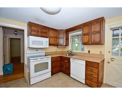 18 Wildwood Ln, Waltham, MA 02451 - photo 5